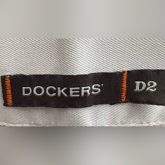Dockers D 2 sz 32 W x 34 Inseam Stone Khaki twill pants 99% cotton - Picture 4 of 9